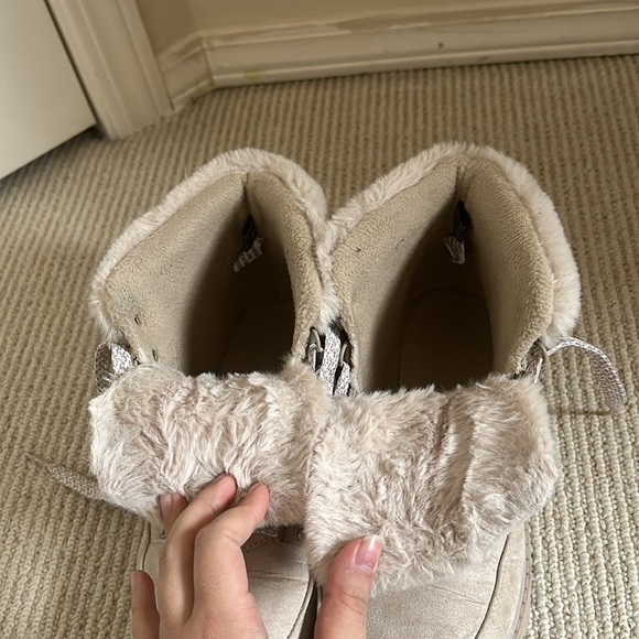 New rain and snow boots. - Picture 4 of 4